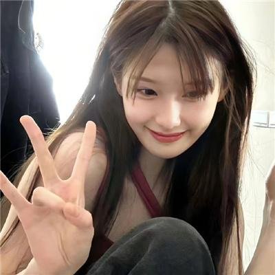追梦的黎族女娃娃